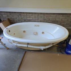 Oval 6 foot Hot Tub 