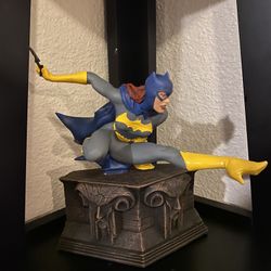 DC Comics BATGIRL ON THE WINGS OF NIGHT FULL SIZE STATUE