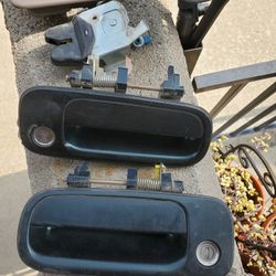 1993 Toyota Camry Left and Right Door Handles And Lock .and Trunk Latch