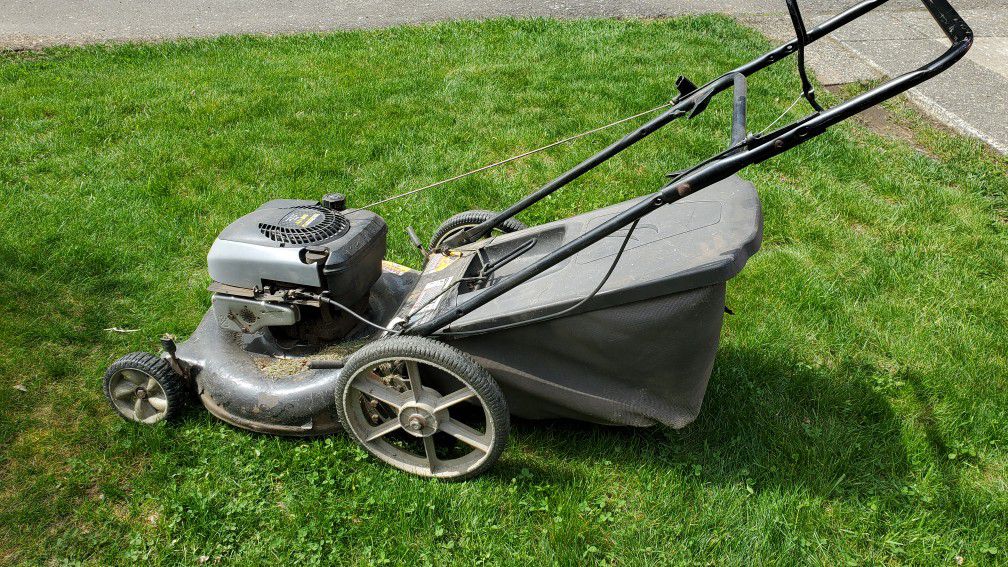 Yard  Machine Lawn Mower - Runs.