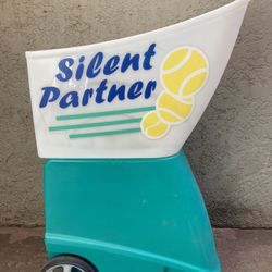Silent Partner Scoop SMART - Ball Machine