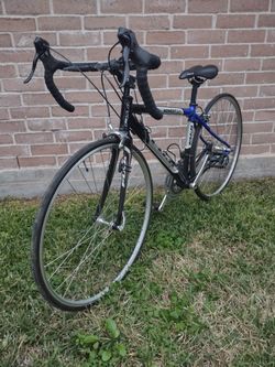 Fuji Newest 3,0 Women's Road Bike Wo