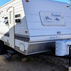 2004  22ft Travel Trailer