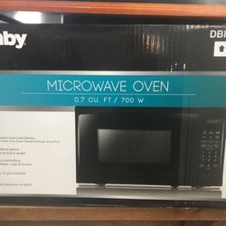 Danby Countertop Microwave (black)