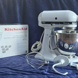 Kitchenaid Stand Mixer & Press Pasta Attachment 