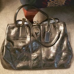 Coach purse. Excellent condition. 
