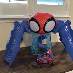 Spidey and his amazing friends Web-quarters playset with lights and sounds, includes Spidey figure and vehicle 