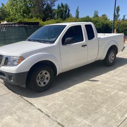 2016 Nissan  Frontier Título Limpio