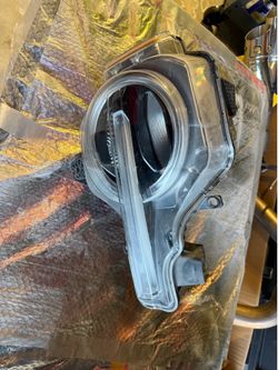 Ford bronco headlamp passenger side 21-26
