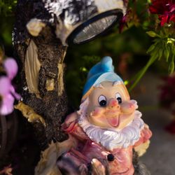 Dwarf Sitting Under Tree Sculpture Solar Light (D71)