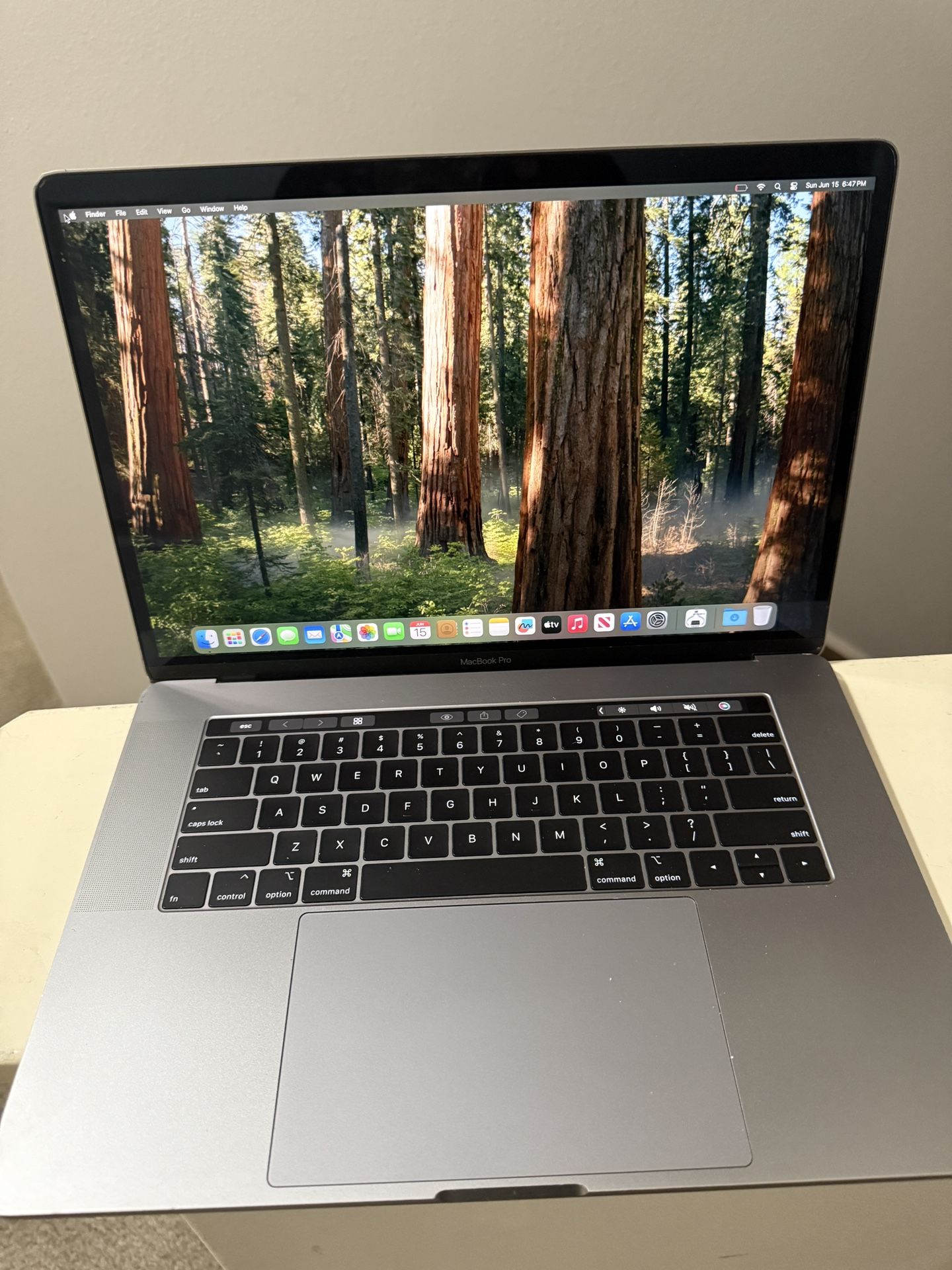 Apple MacBook Pro 2018 15" - i7-8850H - 16GB RAM - 512GB SSD
