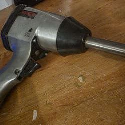 Pneumatic 1/2 in. Air Impact Wrench