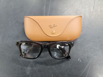 Meta glasses