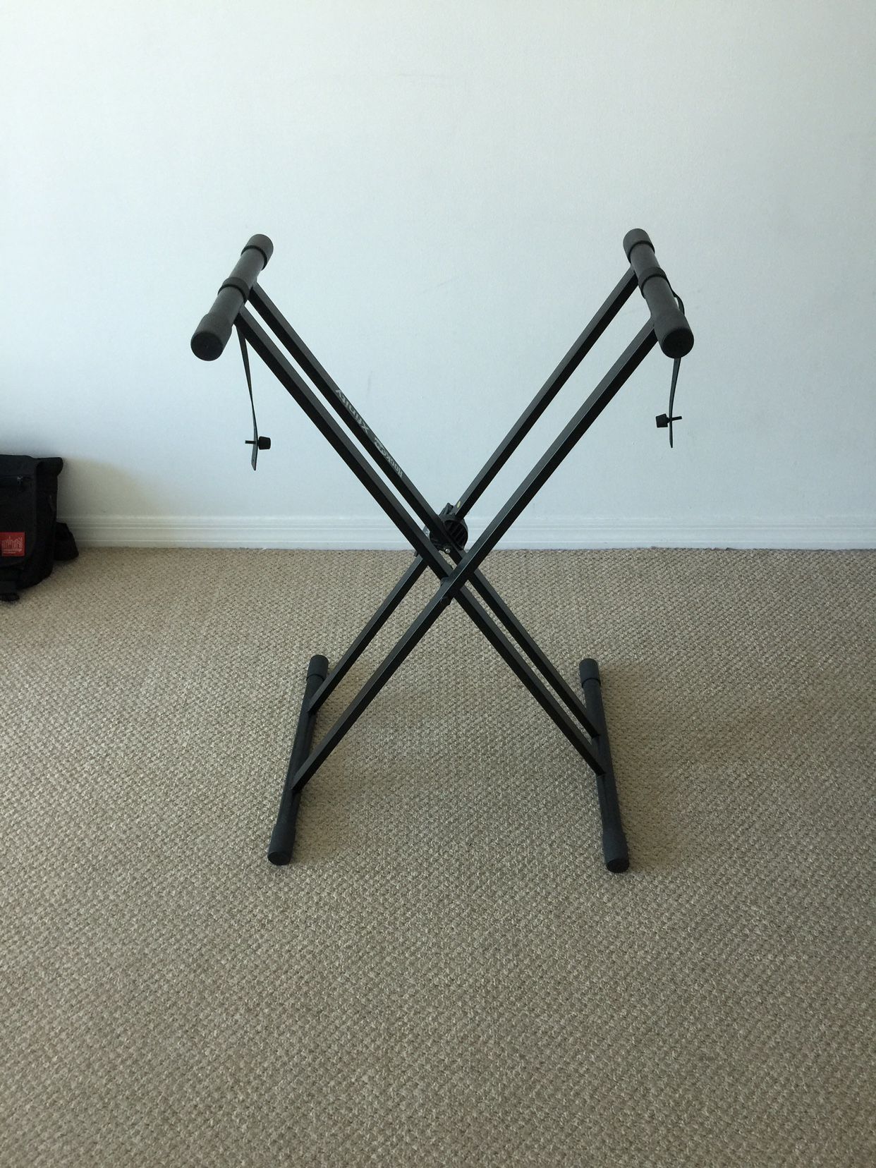 Heavy Duty Adjustable Piano Stand With Locking Straps