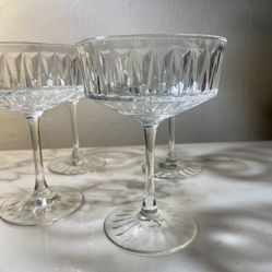4 Ice Cream Dishes or Drink Glasses
