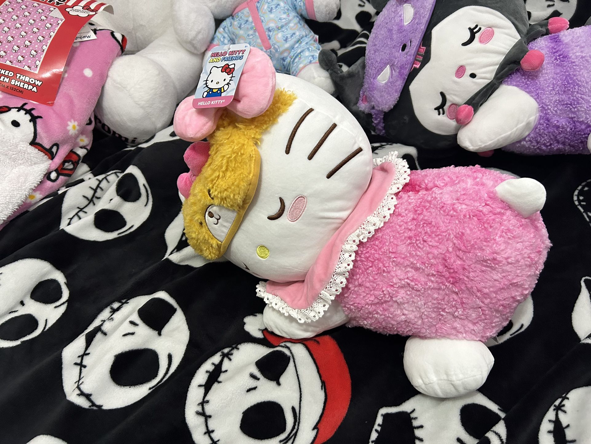 Hello Kitty And Kuromi Plushies 
