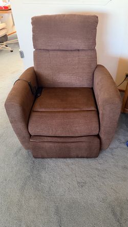 Power lift recliner