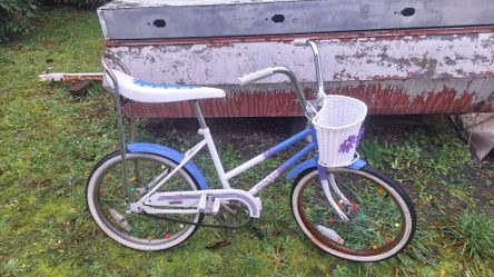 VINTAGE? WINNEBAGO PRINCESS GIRLS BIKE BANANA SEAT 