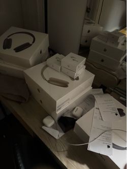 Air pod maxes ANC and Air pod pro gen 4 ANC