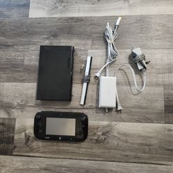 Nintendo WII U 32 GB Gaming Console 