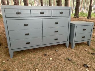 Large Bedroom Dressers Nightstands Solid Wood Several Available Furniture Restoration New