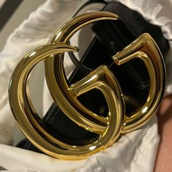 NEW NEVER WORN Gucci Belt Gold Double G Black Leather Belt