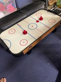 Mini air hockey