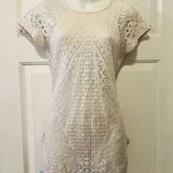 Very beautiful women Shirt size (xs)only $5