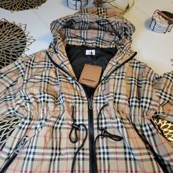  Hooded Jacket
