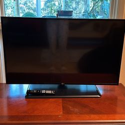 LG Flatscreen LED TV 43”