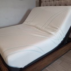 Queen TEMPUR-PEDIC Adjustable Bed. 
Used, in great working condition. 

It Includes 

Queen Bed Frame 

PRO ADAPT Medium Memory Foam Mattress With Adj