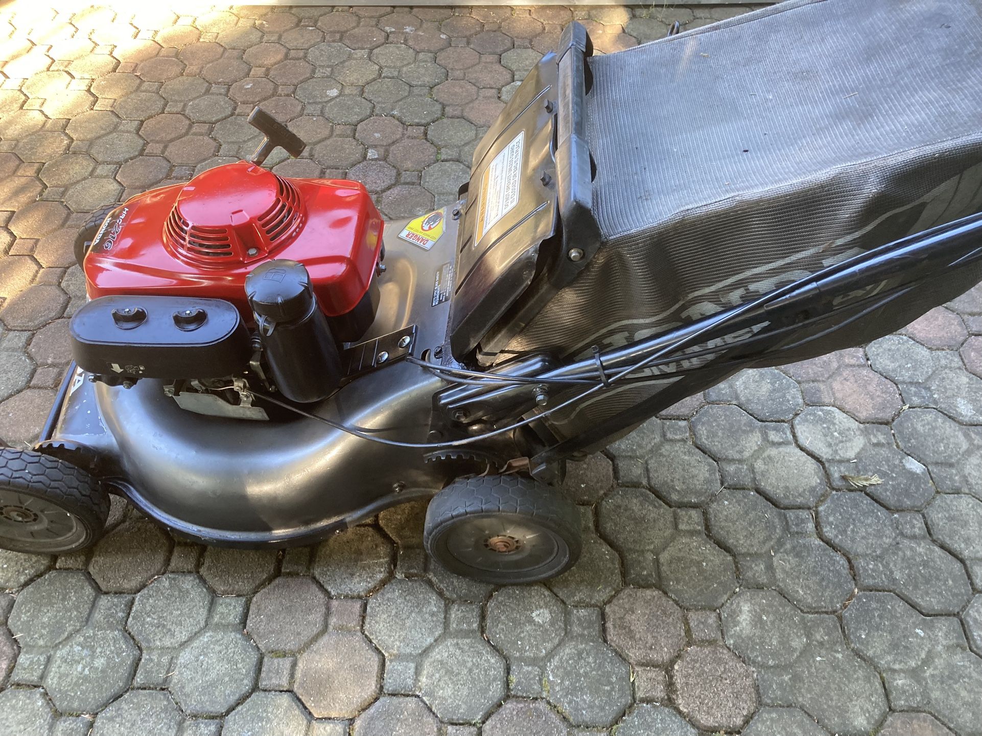 Honda HRC216 Commercial Mower Lawnmower Self Propelled