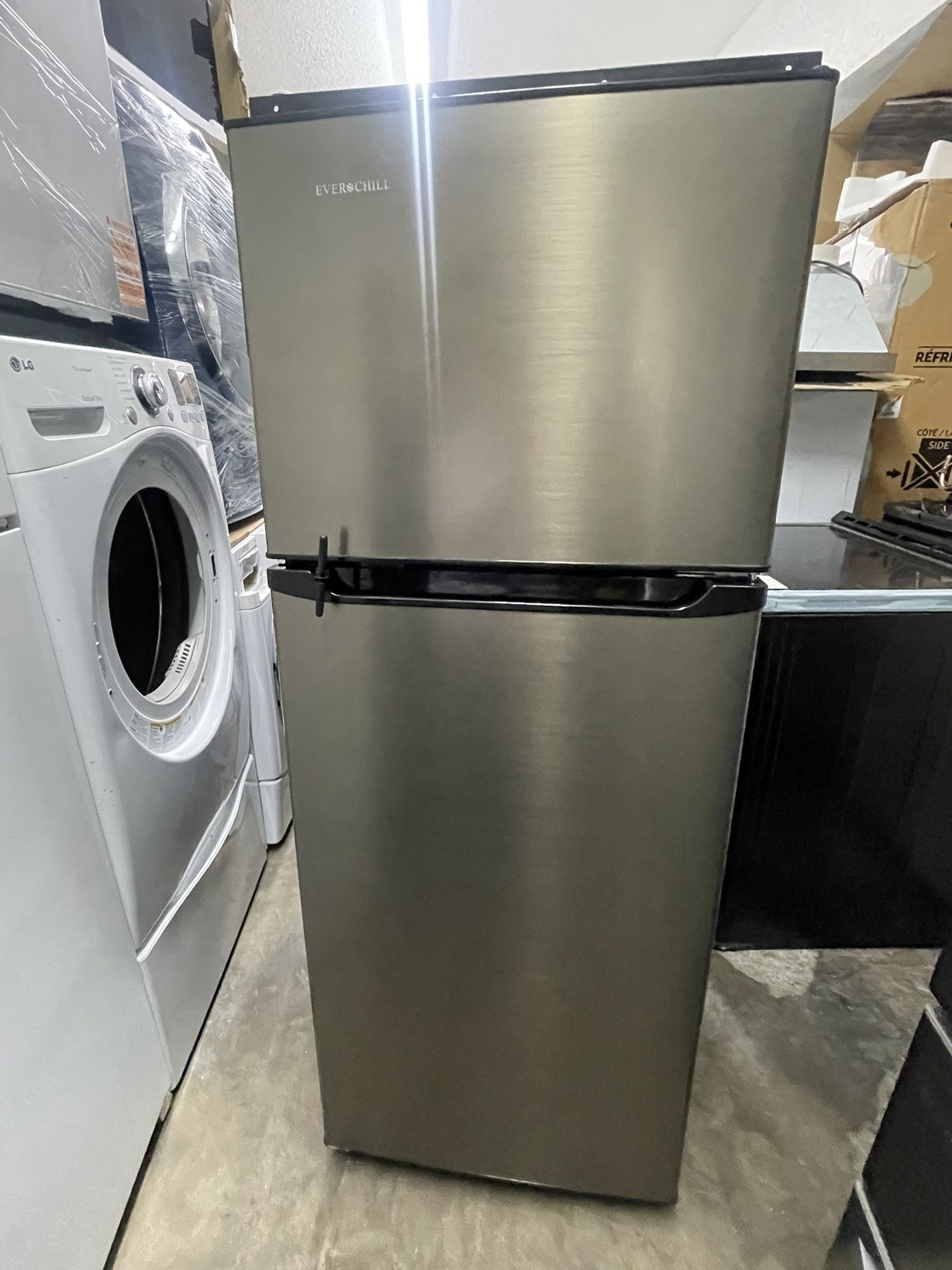 Ever Chill Top Freezer Medium Apartment Size Fridge
