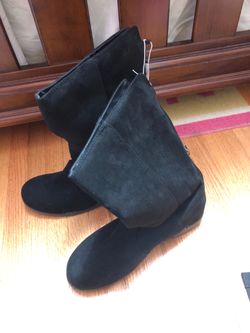 Brand new black boots