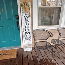 Farmhouse Leaning Welcome Sign