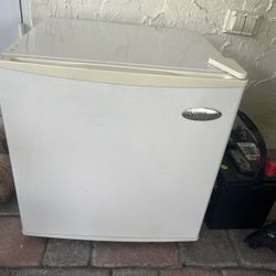 1.7 cube refrigerator