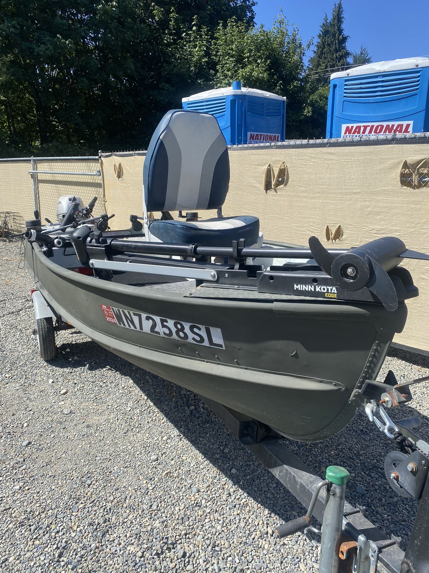 Aluminum Fishing Boat W/Honda 9.9