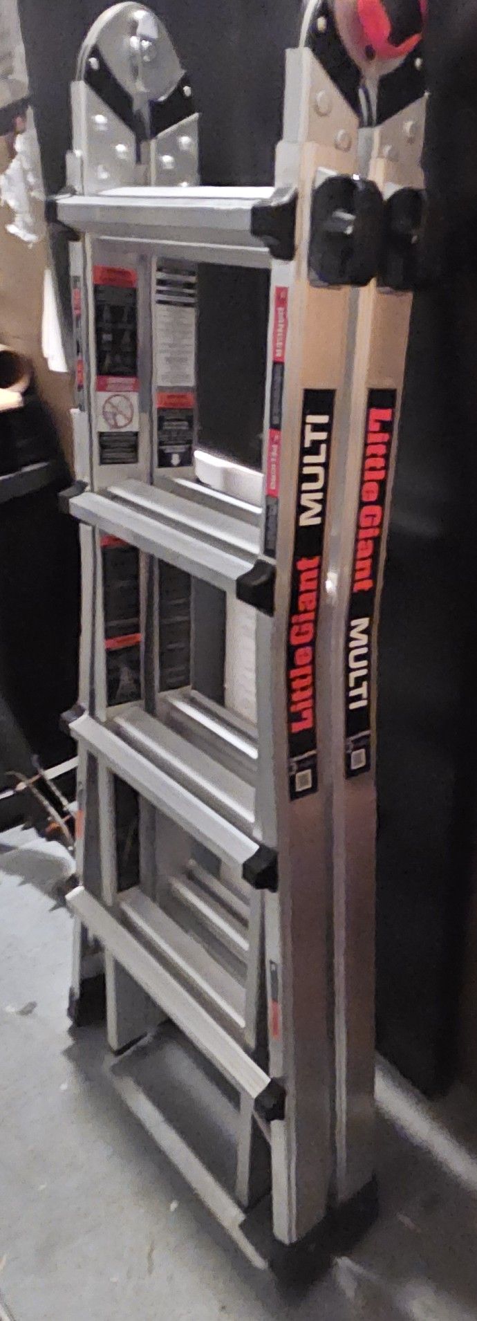 LITTLE GIANT MULTI LADDER TYPE 1A 300 LBS.....18 FT....NEW....$ 120