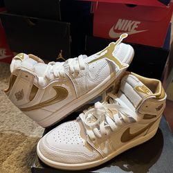(NEW) Air Jordan 1 Retro High OG Metallic Gold/White Color Way 3Y $90 OBO