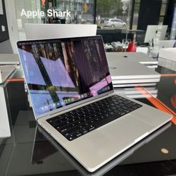 Apple 14” 2023 MacBook Pro M3 Pro Chip 36GB Ram 512SSD 100%Battery! 90 day warranty!