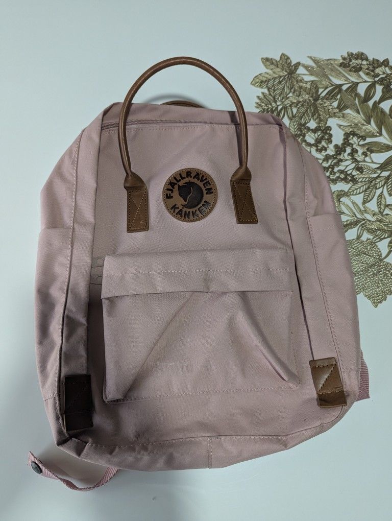 Fjallraven Kanken No.2 Backpack Pink