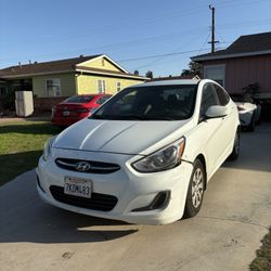 Hyundai Accent 2015