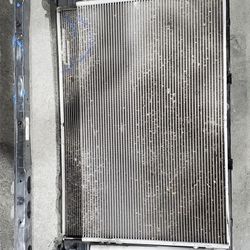 2020,21,22 Hyundai Santa Fe Radiator Soport 