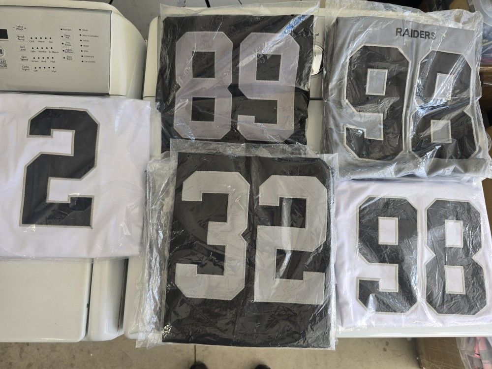 RAIDERS LAS VEGAS FOOTBALL JERSEY $50. CASH PLEASE!!
