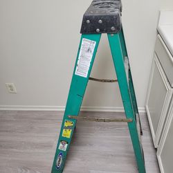 WERNER 4 FT LADDER
