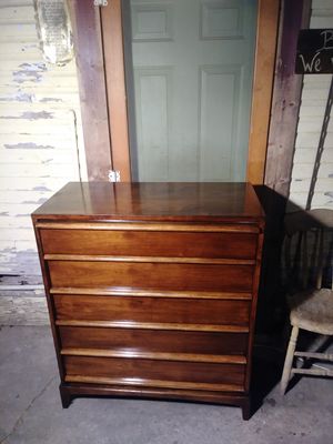 Photo Mid century wood dresser