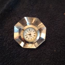 VINTAGE CAMRY QUARTZ CRISTAL DIAMOND CUT CLOCK