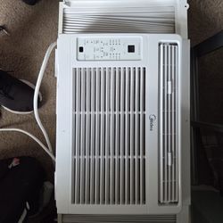 Midea  5000btu A/c With Remote Control