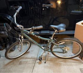 Like New 26 Inch Novara Jaunt Comfort Cruiser Bicycle