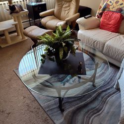 ($25) Beautiful Large 40" Round Glass Coffee Table